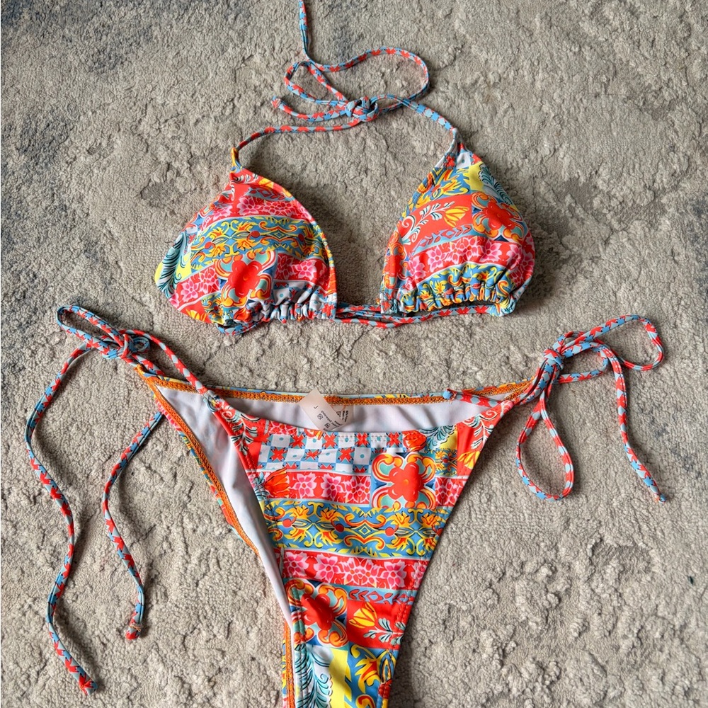 Colorful Floral Tie-Side Bikini Set - Multicolor
